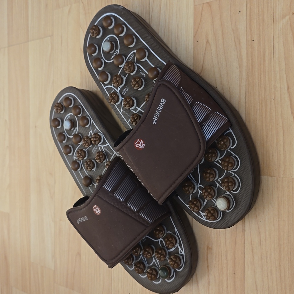 BYRIVER Acupressure Foot Massager circulation Massage Slippers Sliders Size L